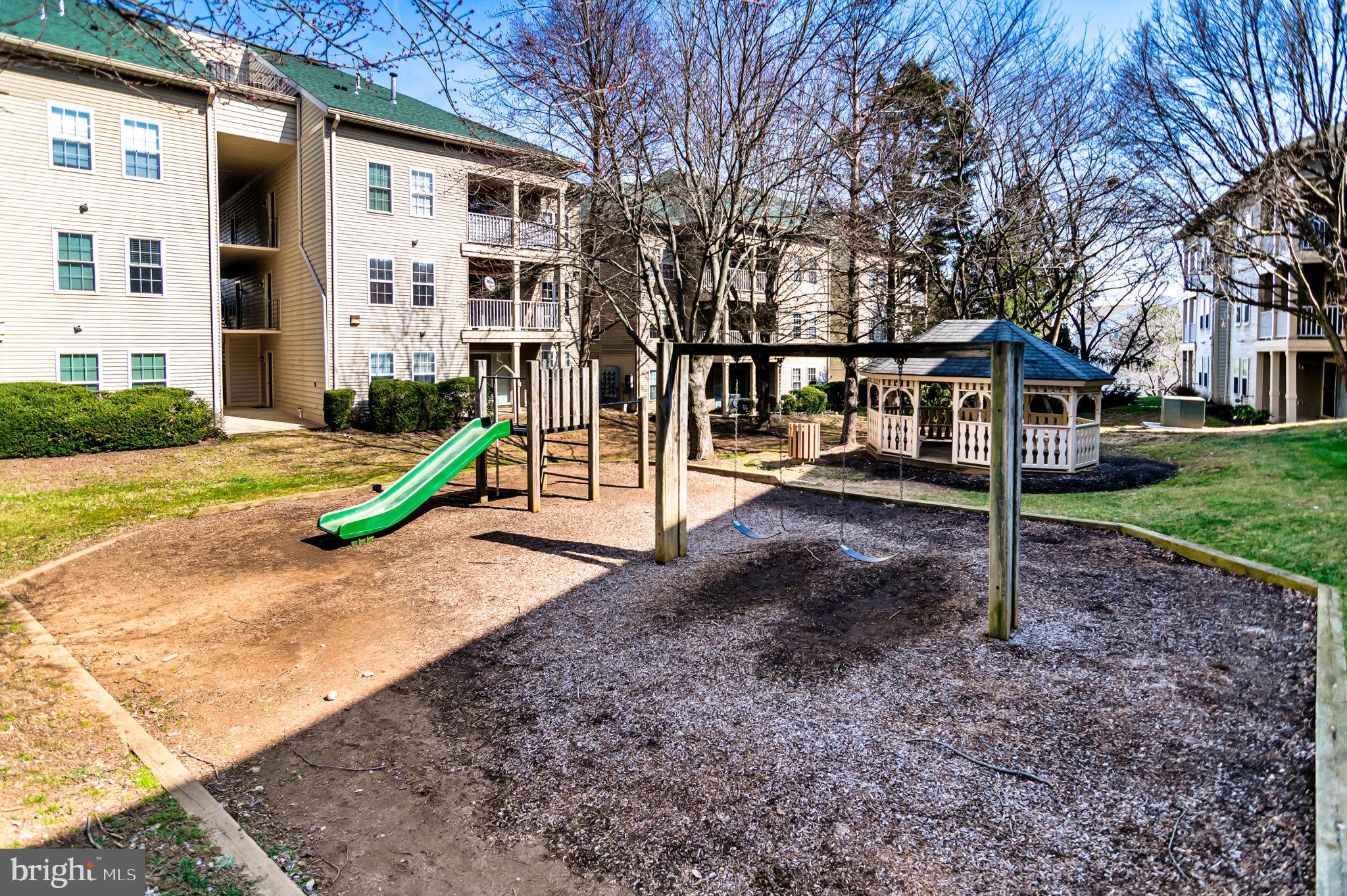 1066 GARDENVIEW LOOP 302