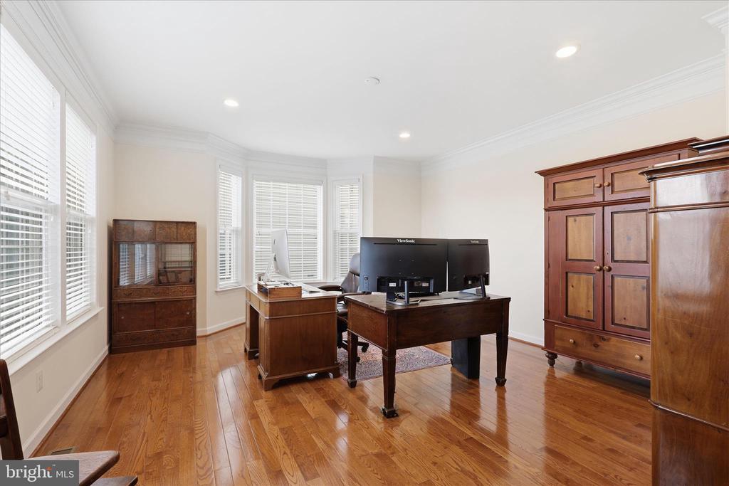 4218 TALON DRIVE