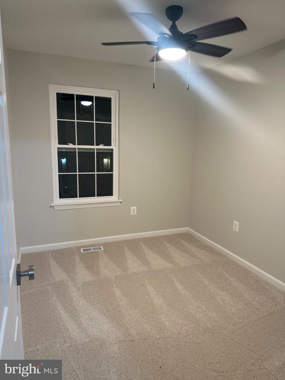5016 LAMBSGATE LANE