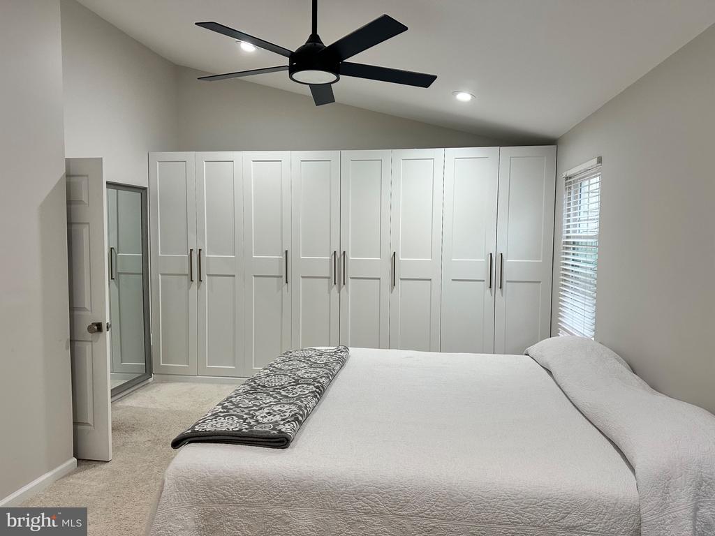 5016 LAMBSGATE LANE