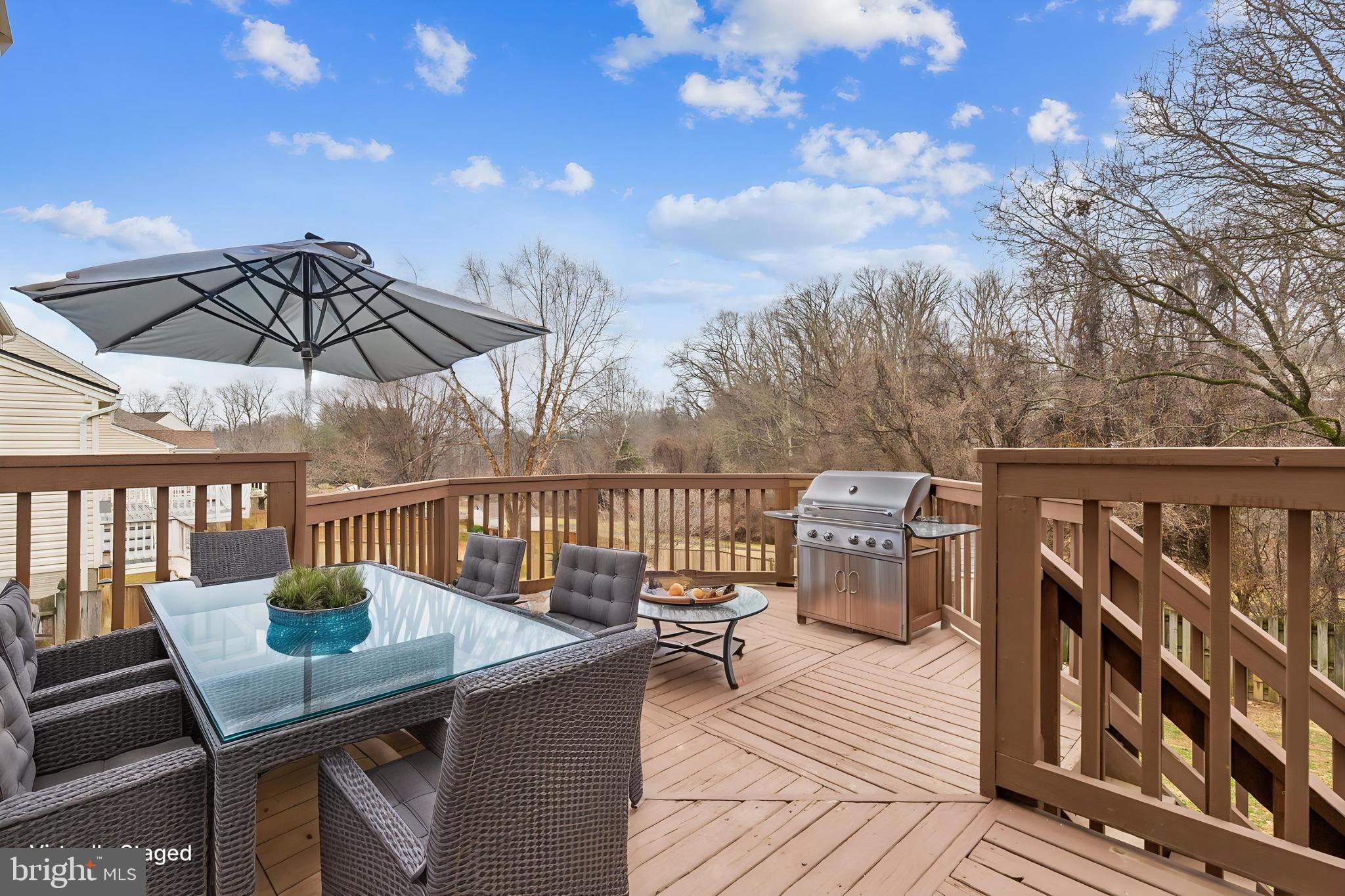 9320 CROSSED SABRES COURT