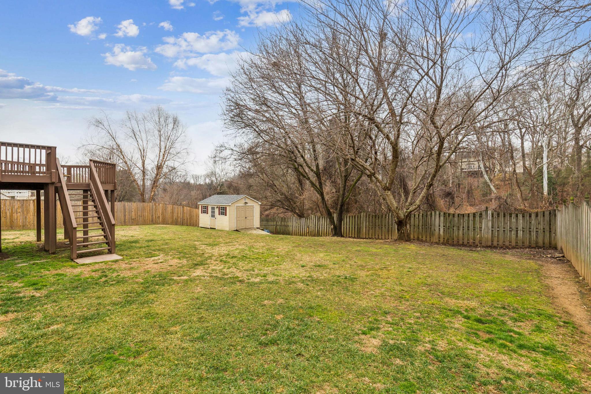 9320 CROSSED SABRES COURT