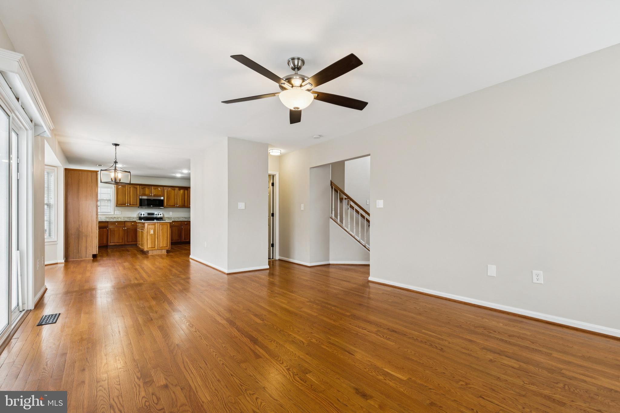 9320 CROSSED SABRES COURT