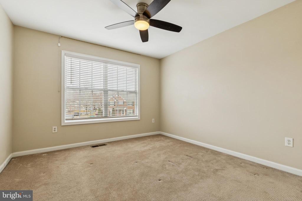 9320 CROSSED SABRES COURT