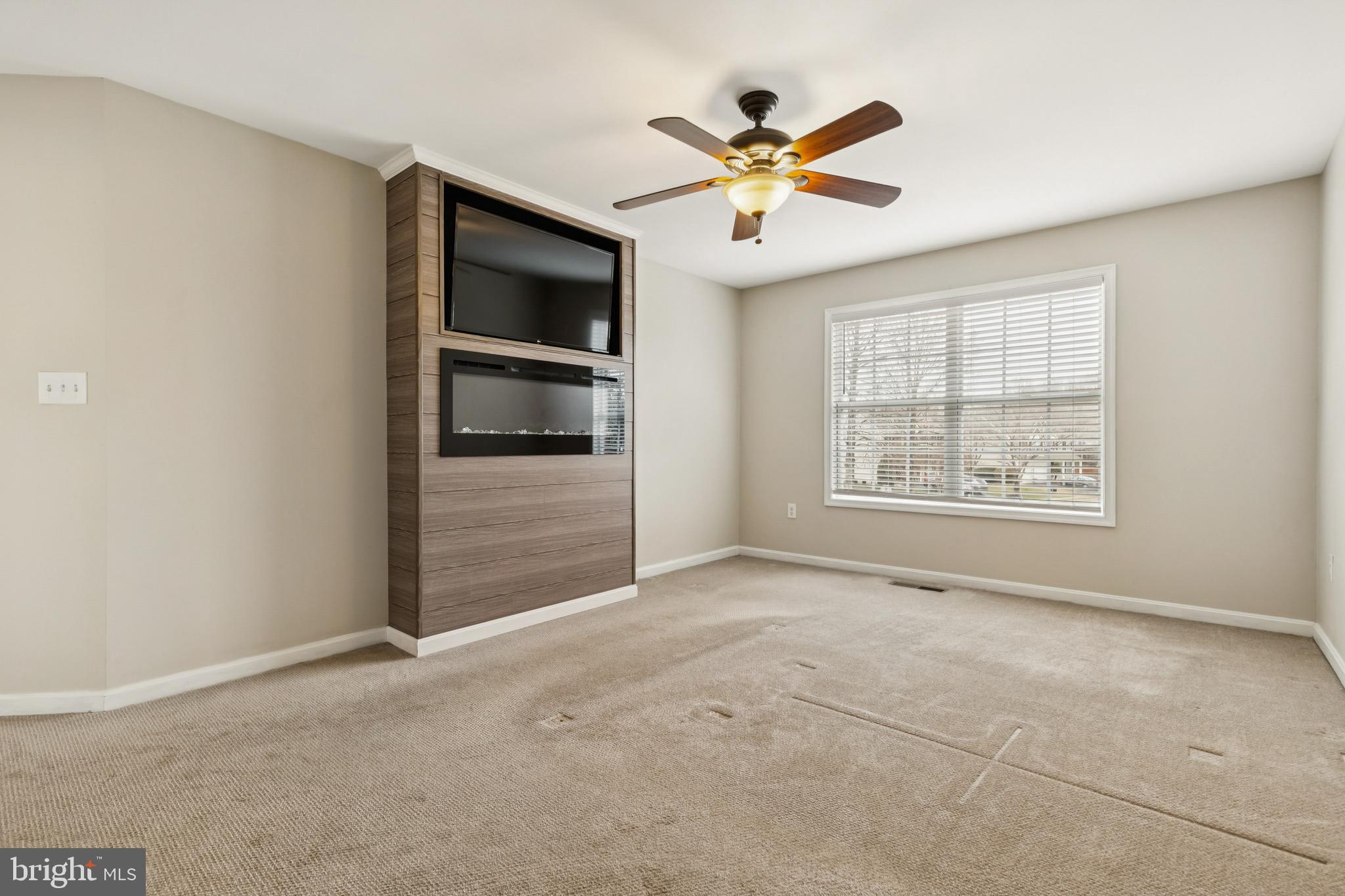 9320 CROSSED SABRES COURT