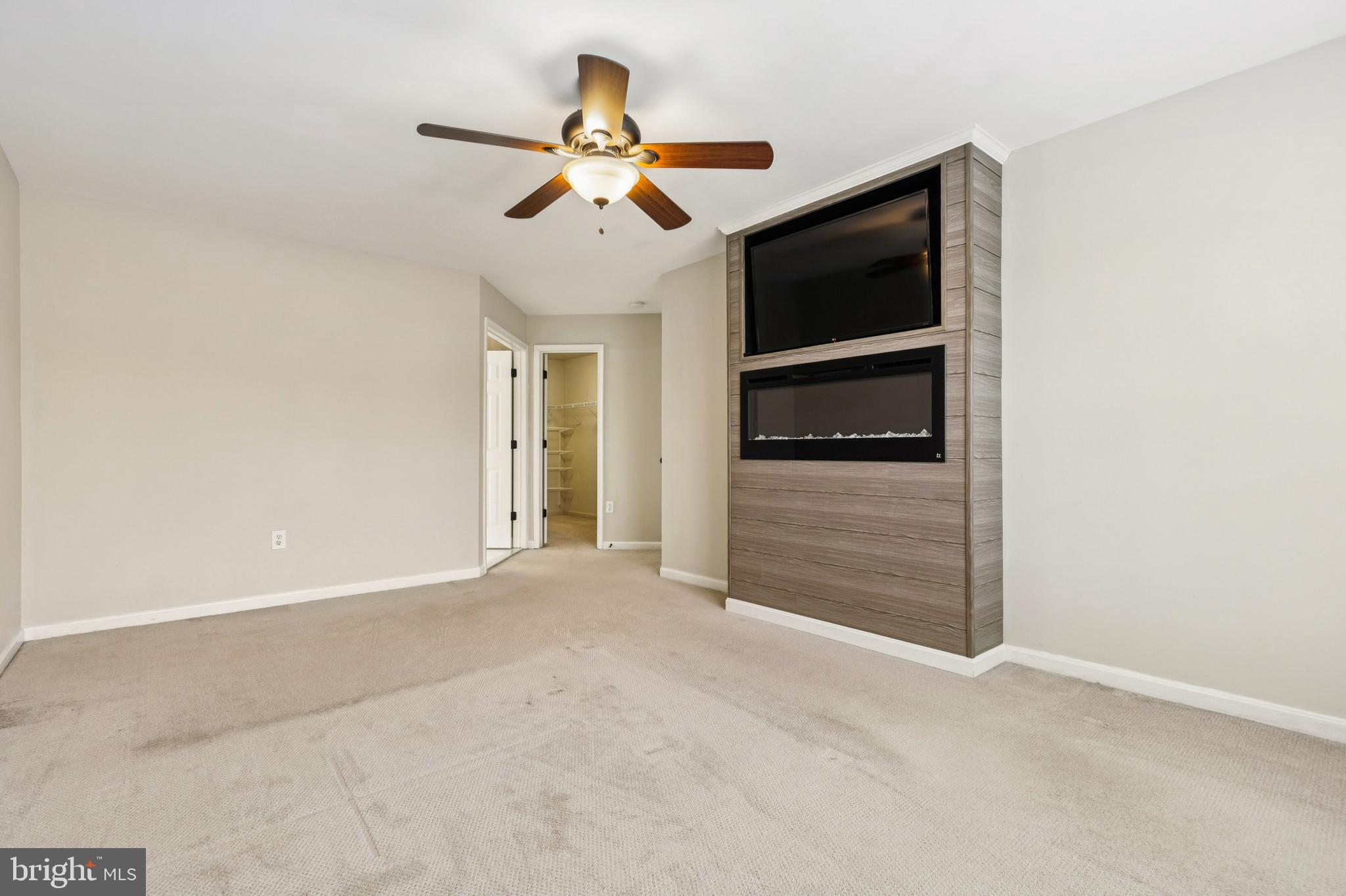 9320 CROSSED SABRES COURT