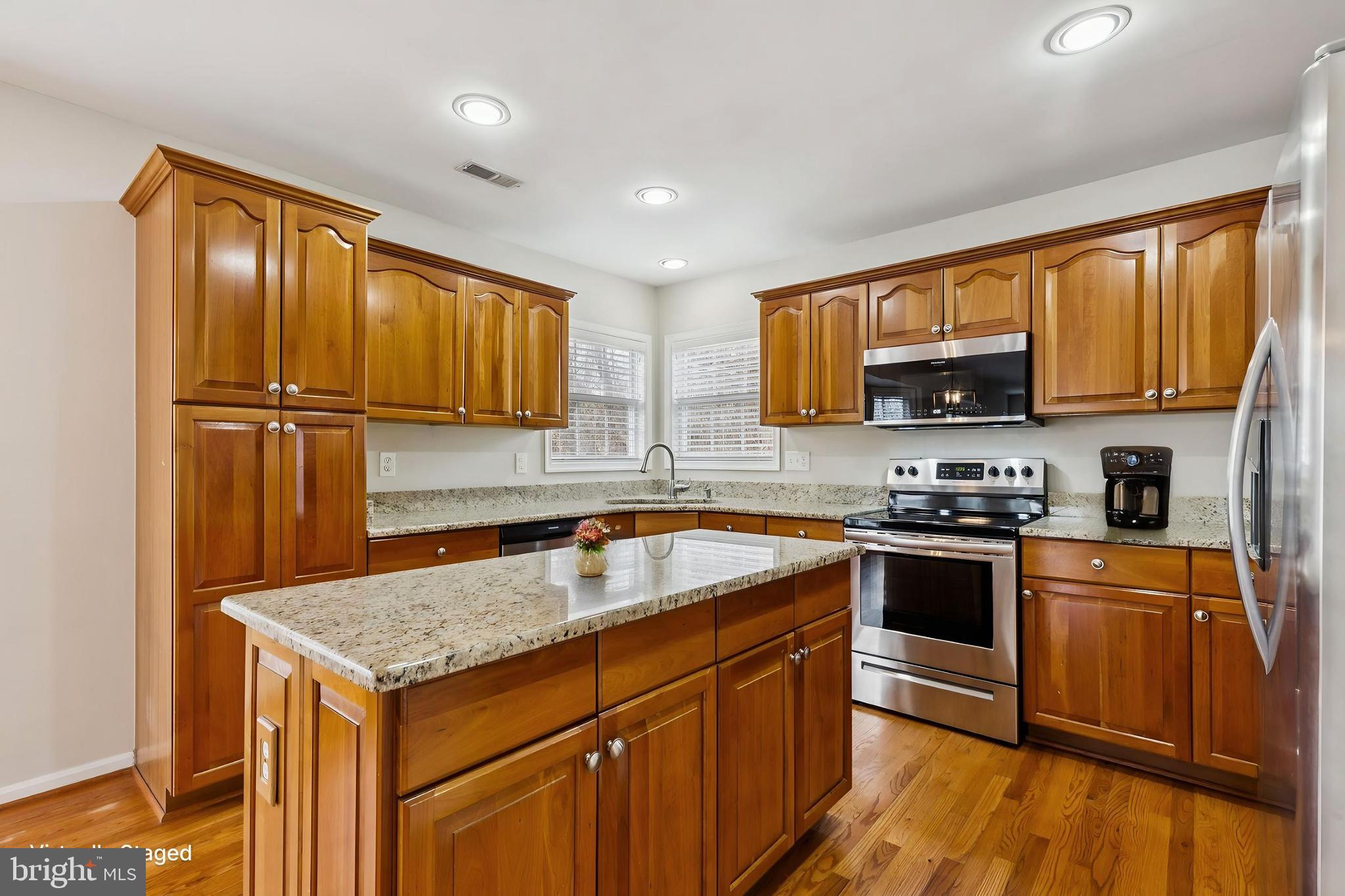 9320 CROSSED SABRES COURT