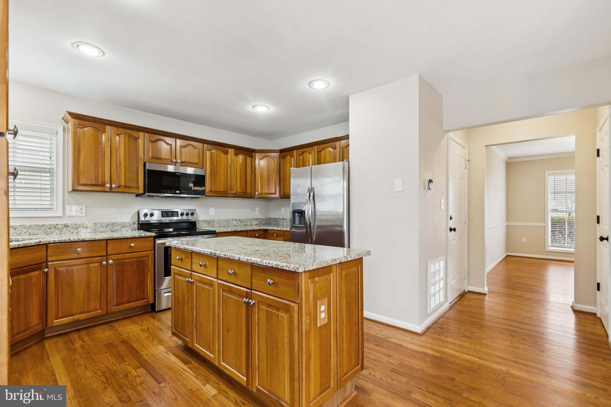 9320 CROSSED SABRES COURT