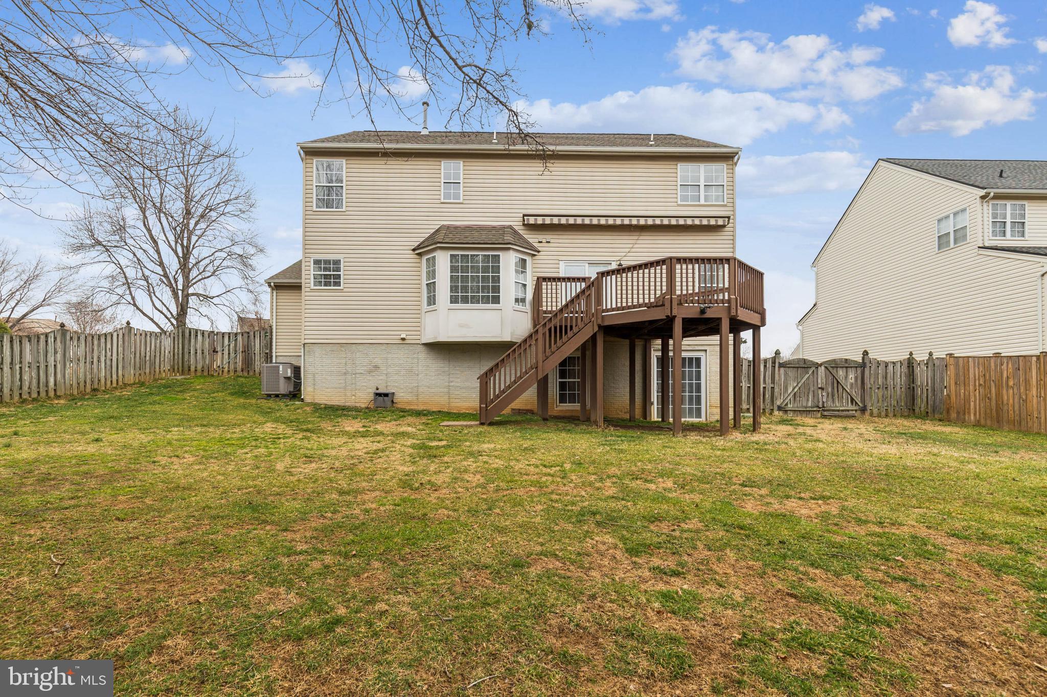 9320 CROSSED SABRES COURT