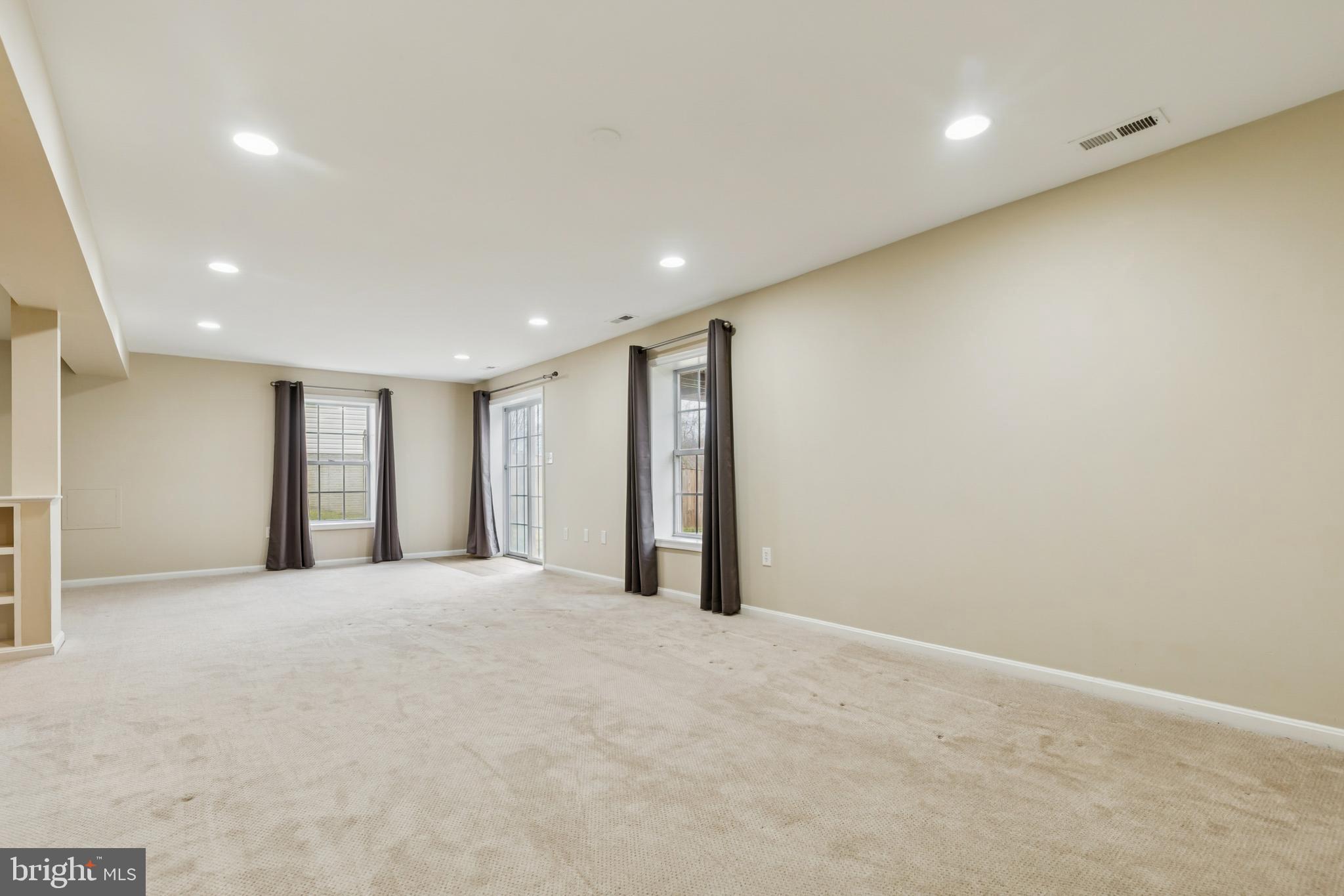 9320 CROSSED SABRES COURT