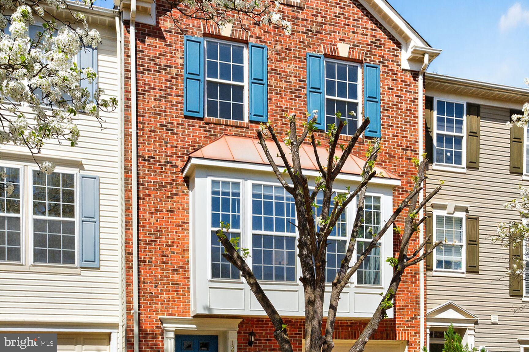 1252 CORBETT PLACE