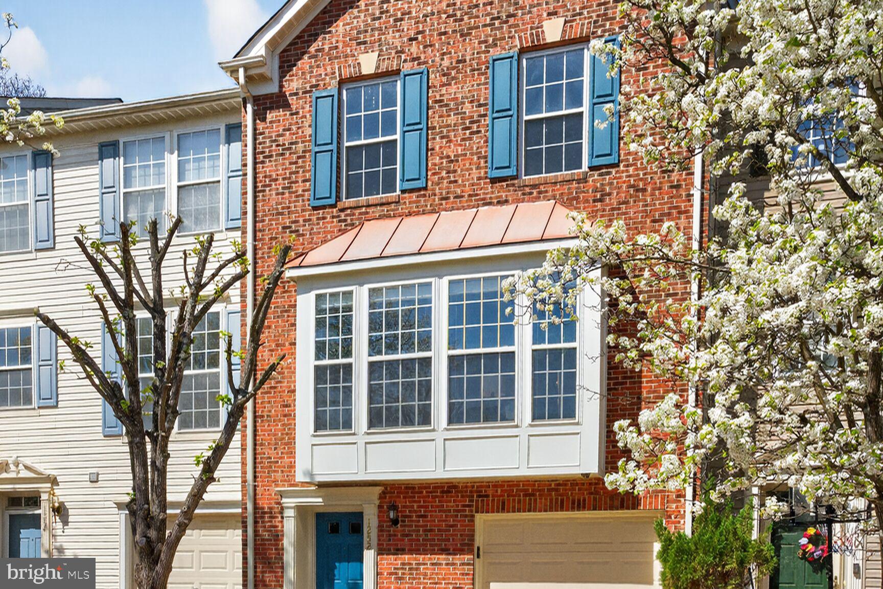 1252 CORBETT PLACE