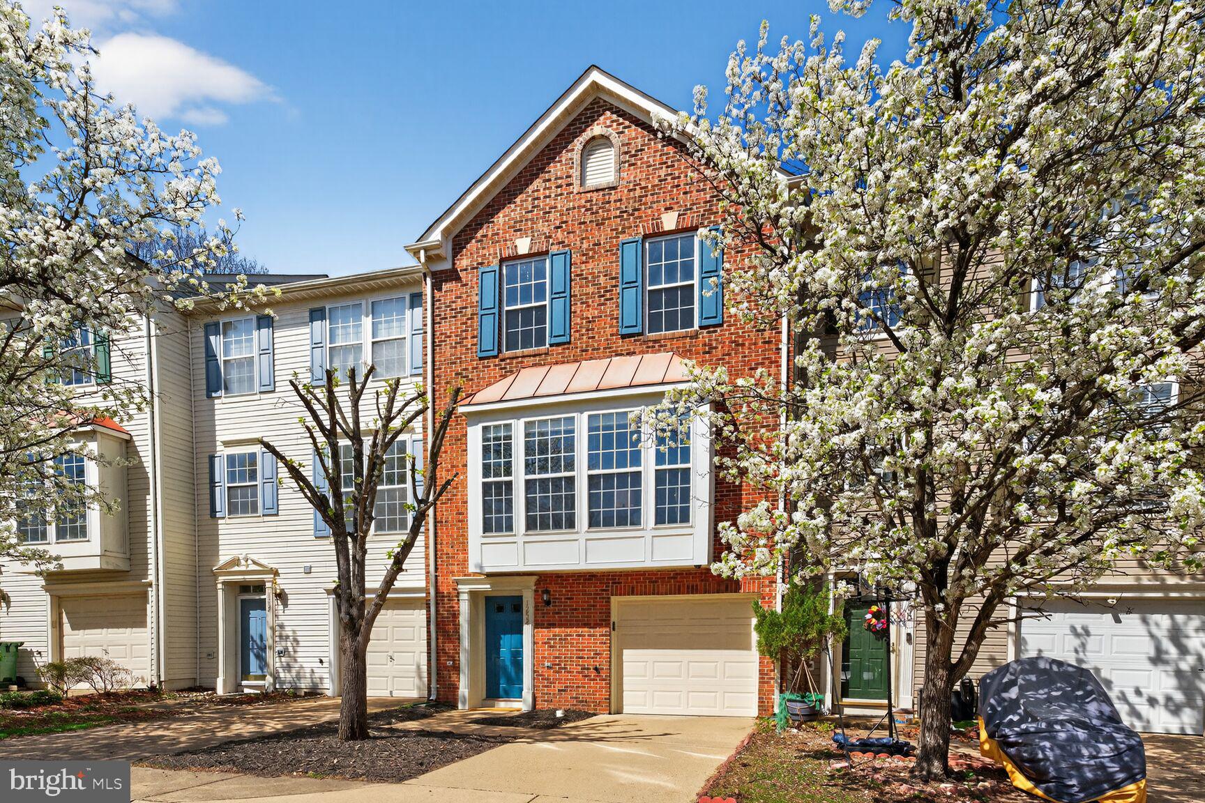 1252 CORBETT PLACE