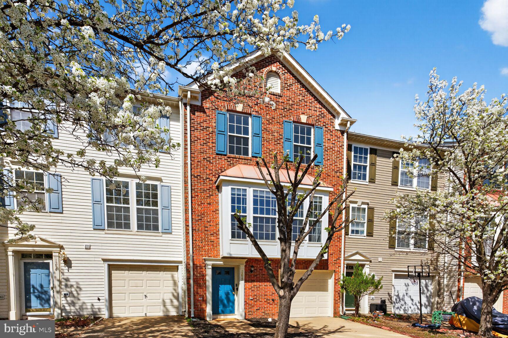 1252 CORBETT PLACE