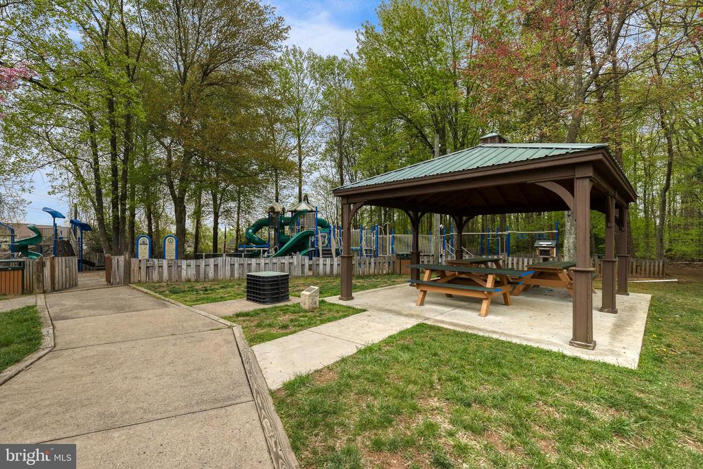 4925 BREEZE WAY