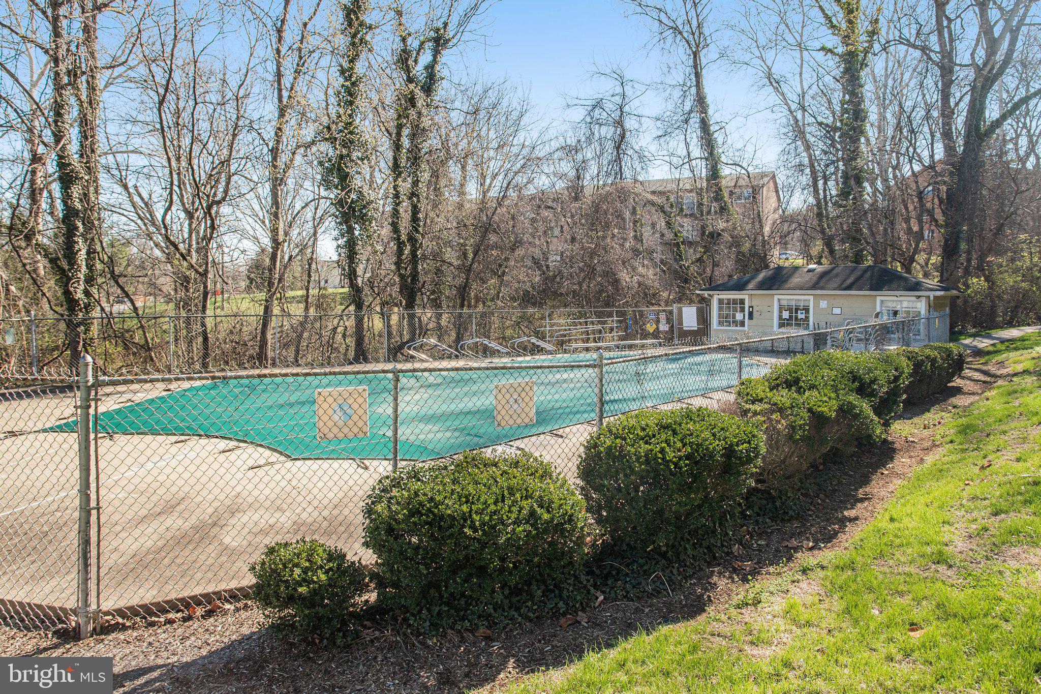 1521 COLONIAL DRIVE 201