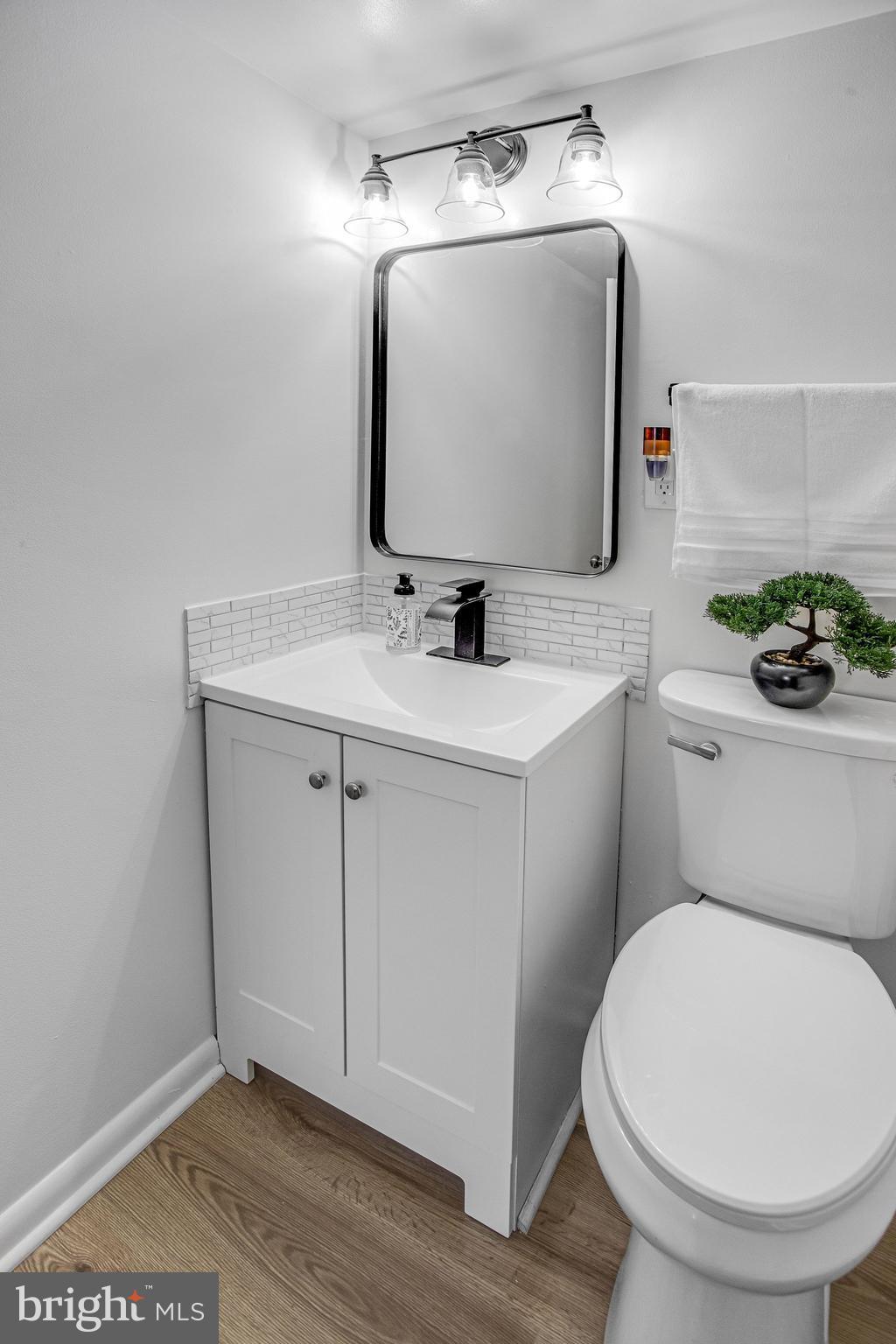 1521 COLONIAL DRIVE 201