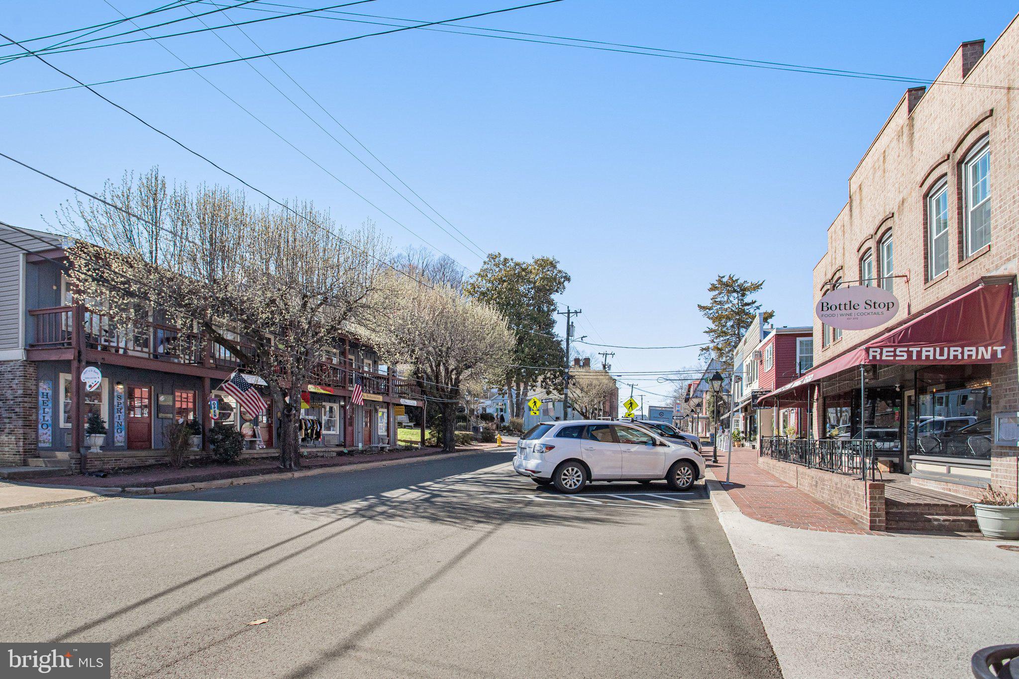 1521 COLONIAL DRIVE 201