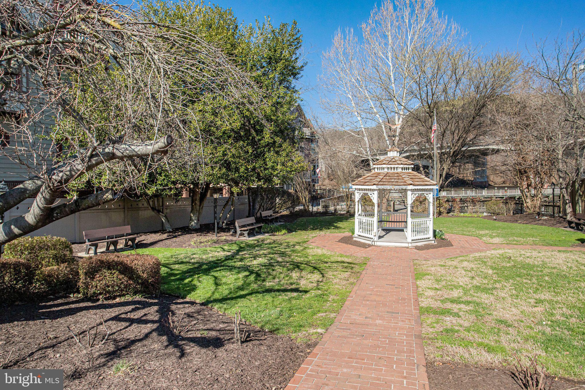 1521 COLONIAL DRIVE 201