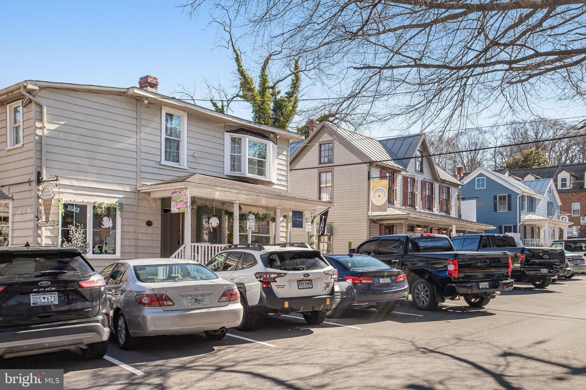 1521 COLONIAL DRIVE 201