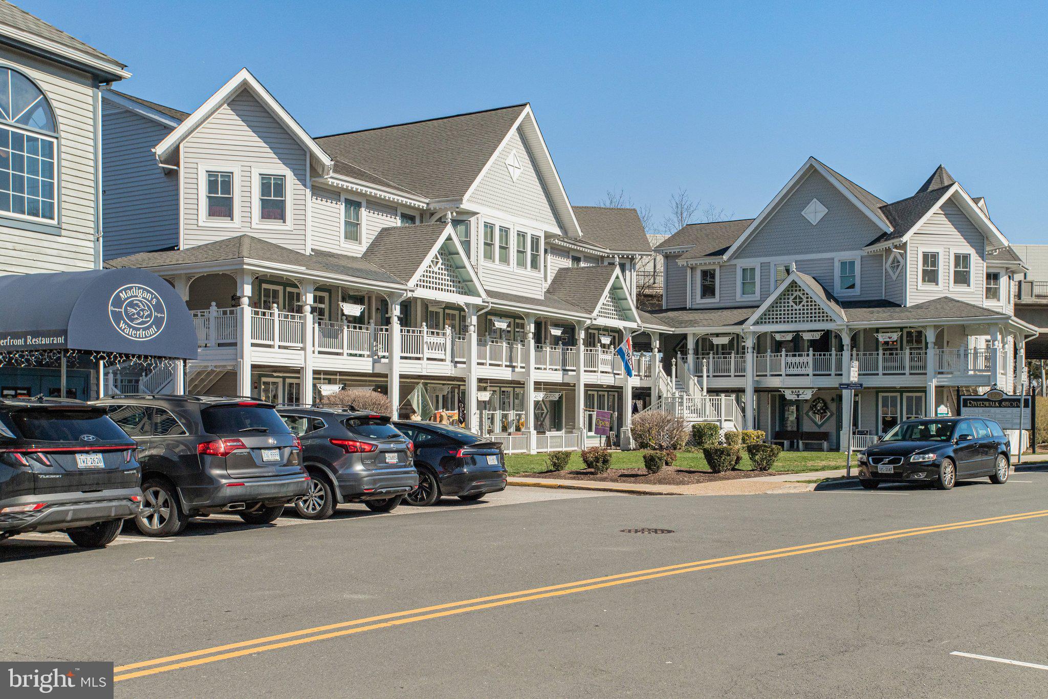 1521 COLONIAL DRIVE 201