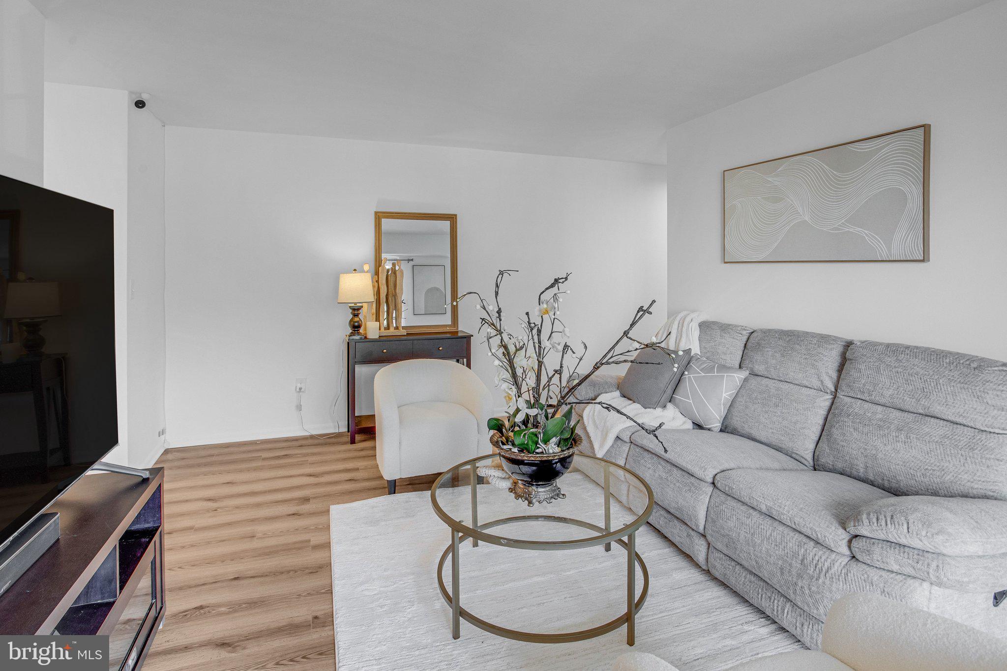 1521 COLONIAL DRIVE 201