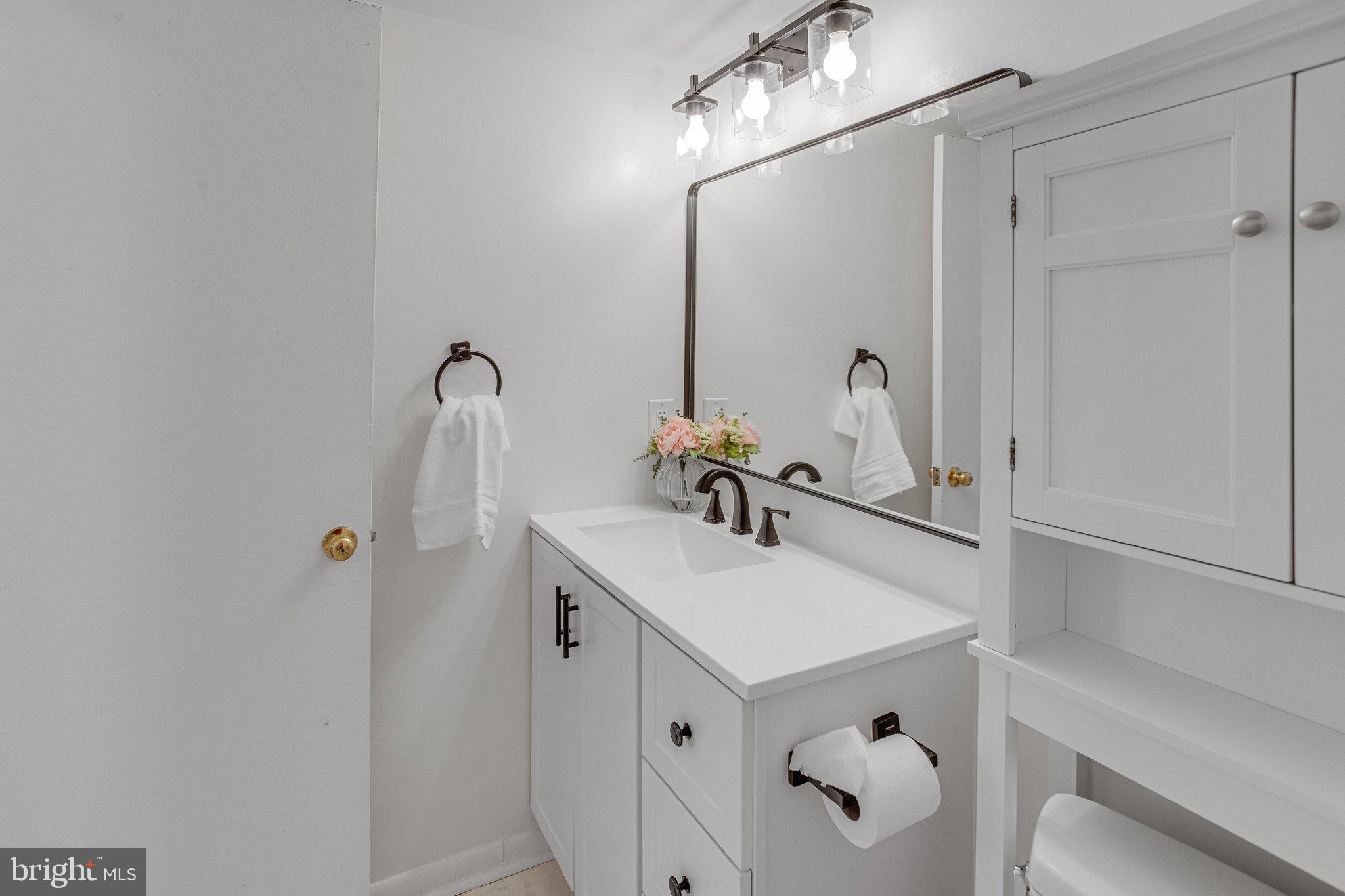 1521 COLONIAL DRIVE 201