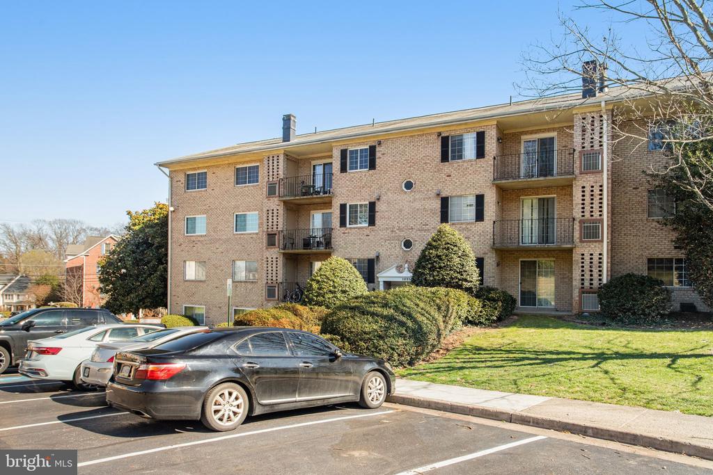 1521 COLONIAL DRIVE 201