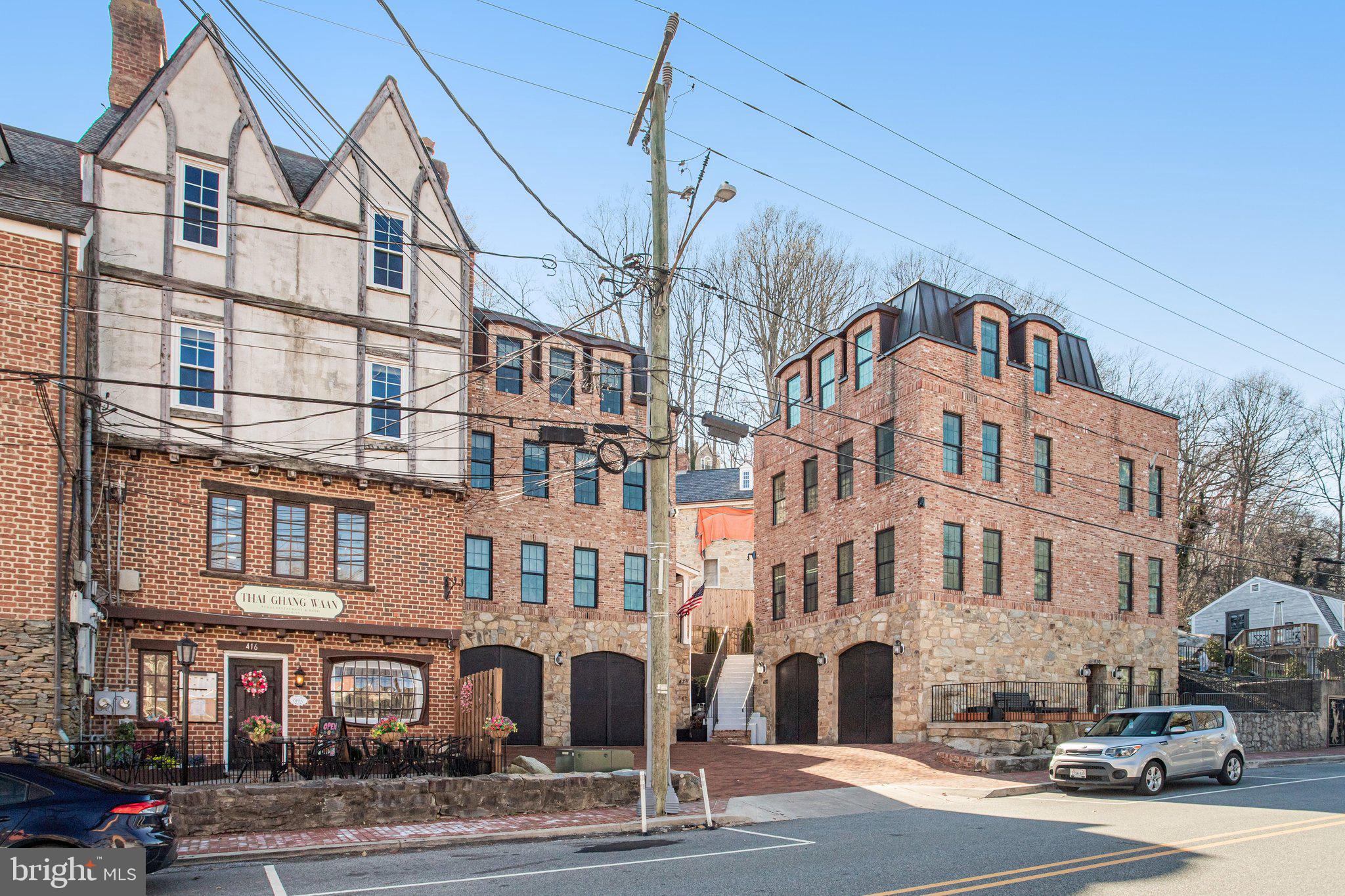 1521 COLONIAL DRIVE 201