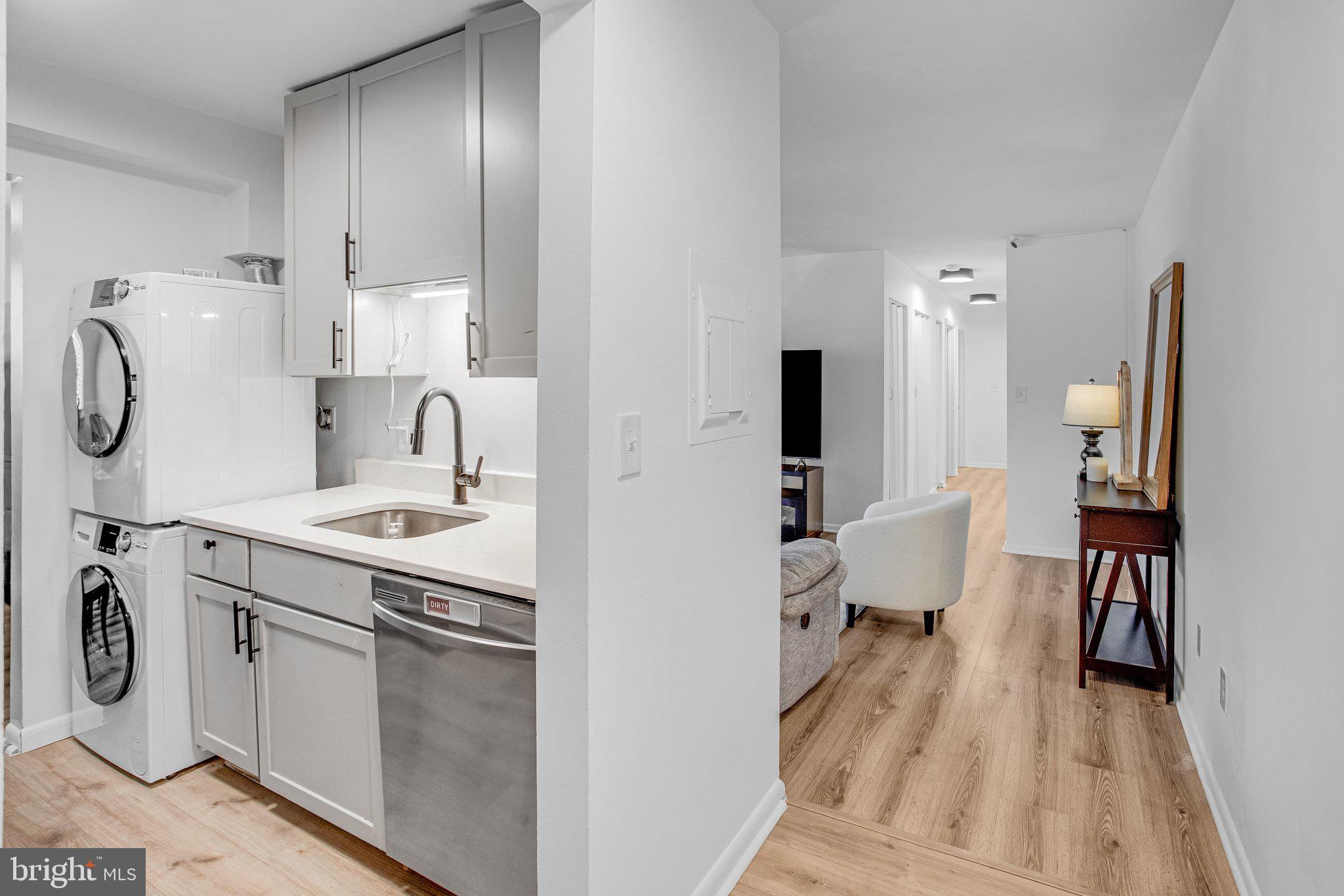 1521 COLONIAL DRIVE 201