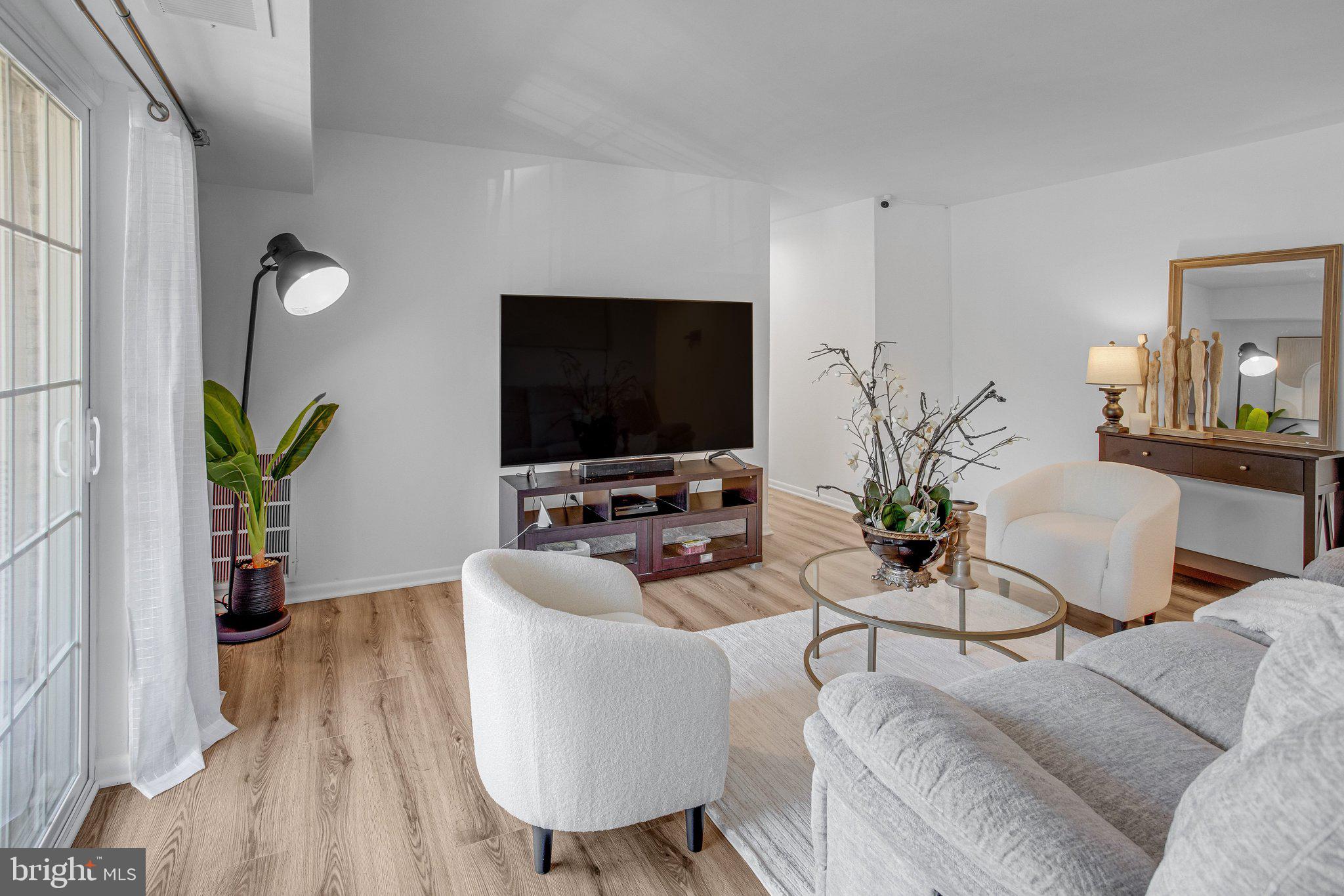 1521 COLONIAL DRIVE 201