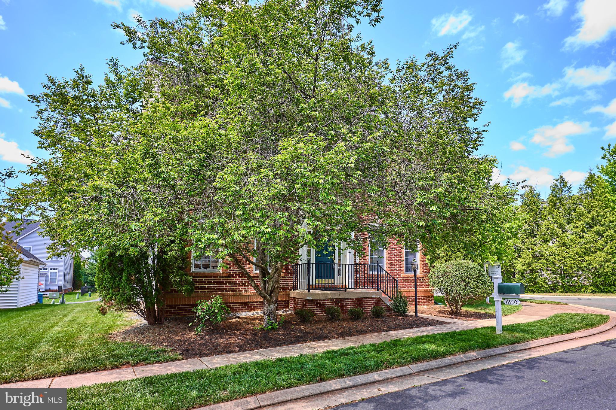 6910 BITTER ROOT COURT