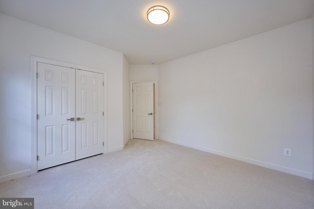 6910 BITTER ROOT COURT
