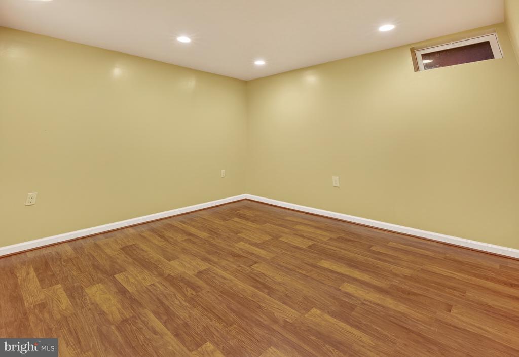 8166 TENBROOK DRIVE
