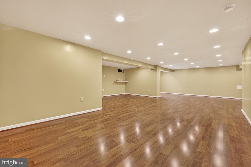 8166 TENBROOK DRIVE