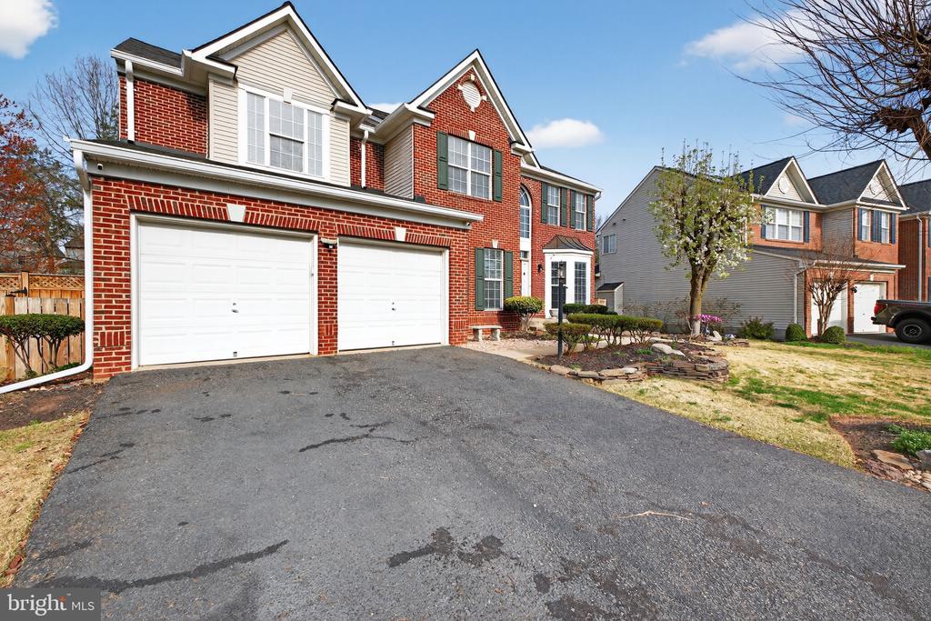 8166 TENBROOK DRIVE