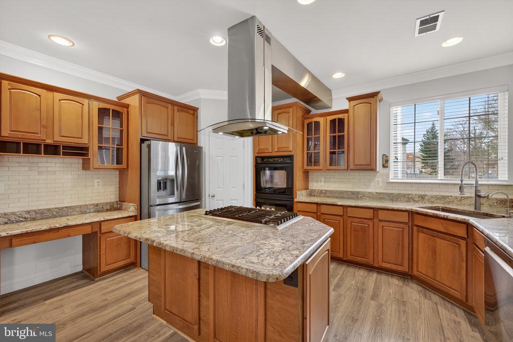 8166 TENBROOK DRIVE