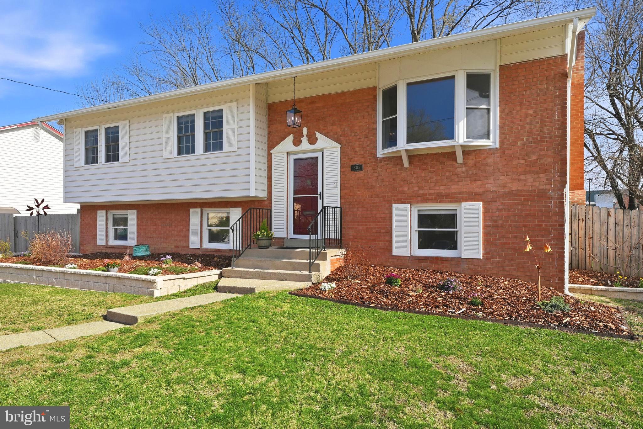 805 NORWOOD LANE