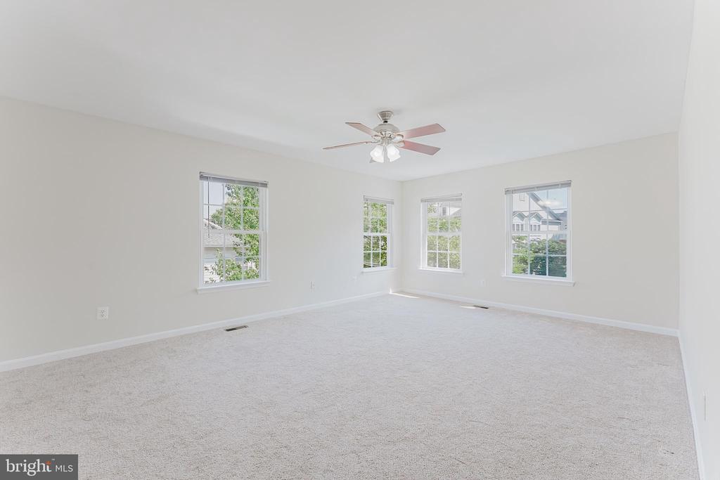 13075 SIDLAW HILLS LANE