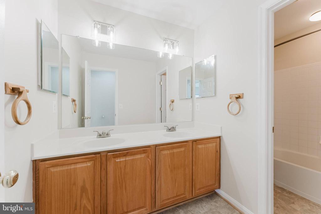 13075 SIDLAW HILLS LANE