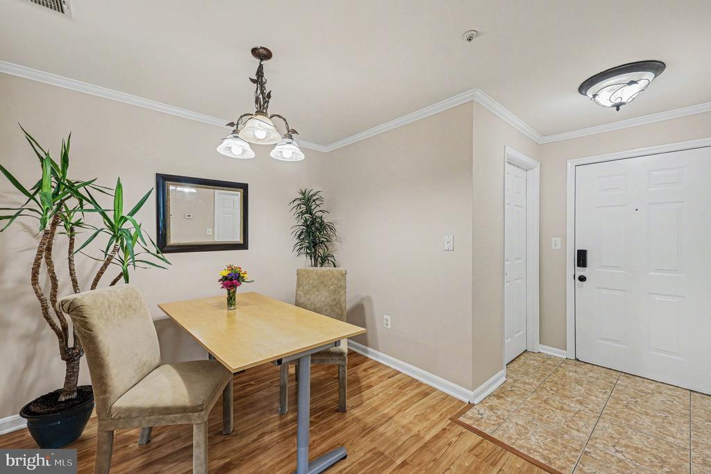 1067 GARDENVIEW LOOP 201