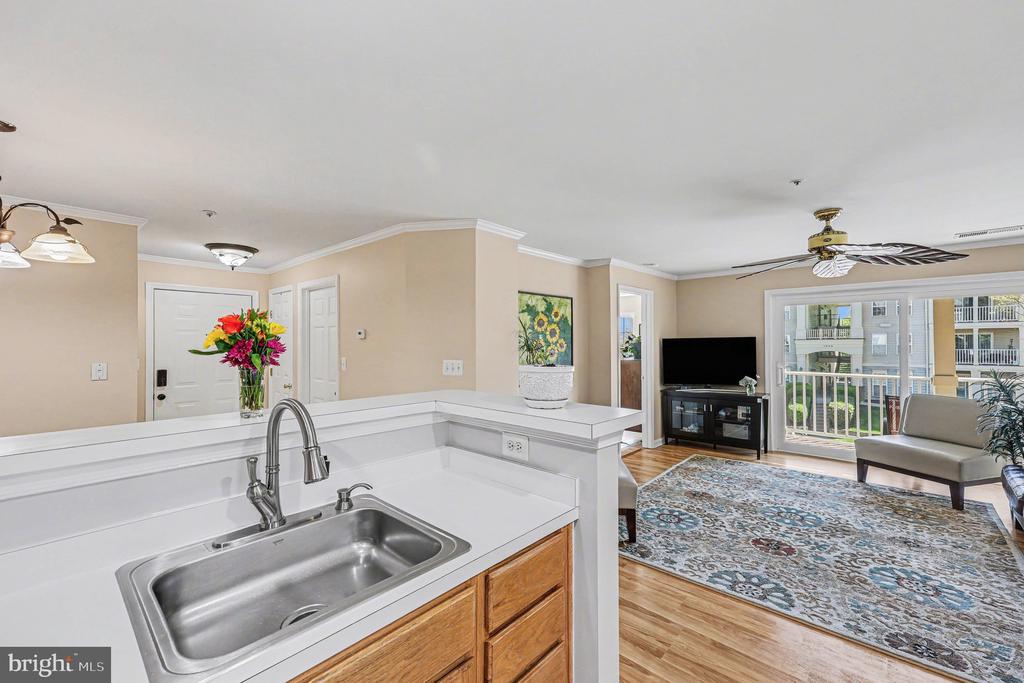 1067 GARDENVIEW LOOP 201