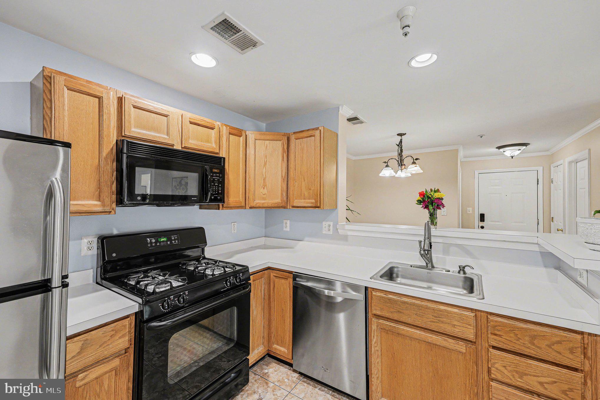 1067 GARDENVIEW LOOP 201