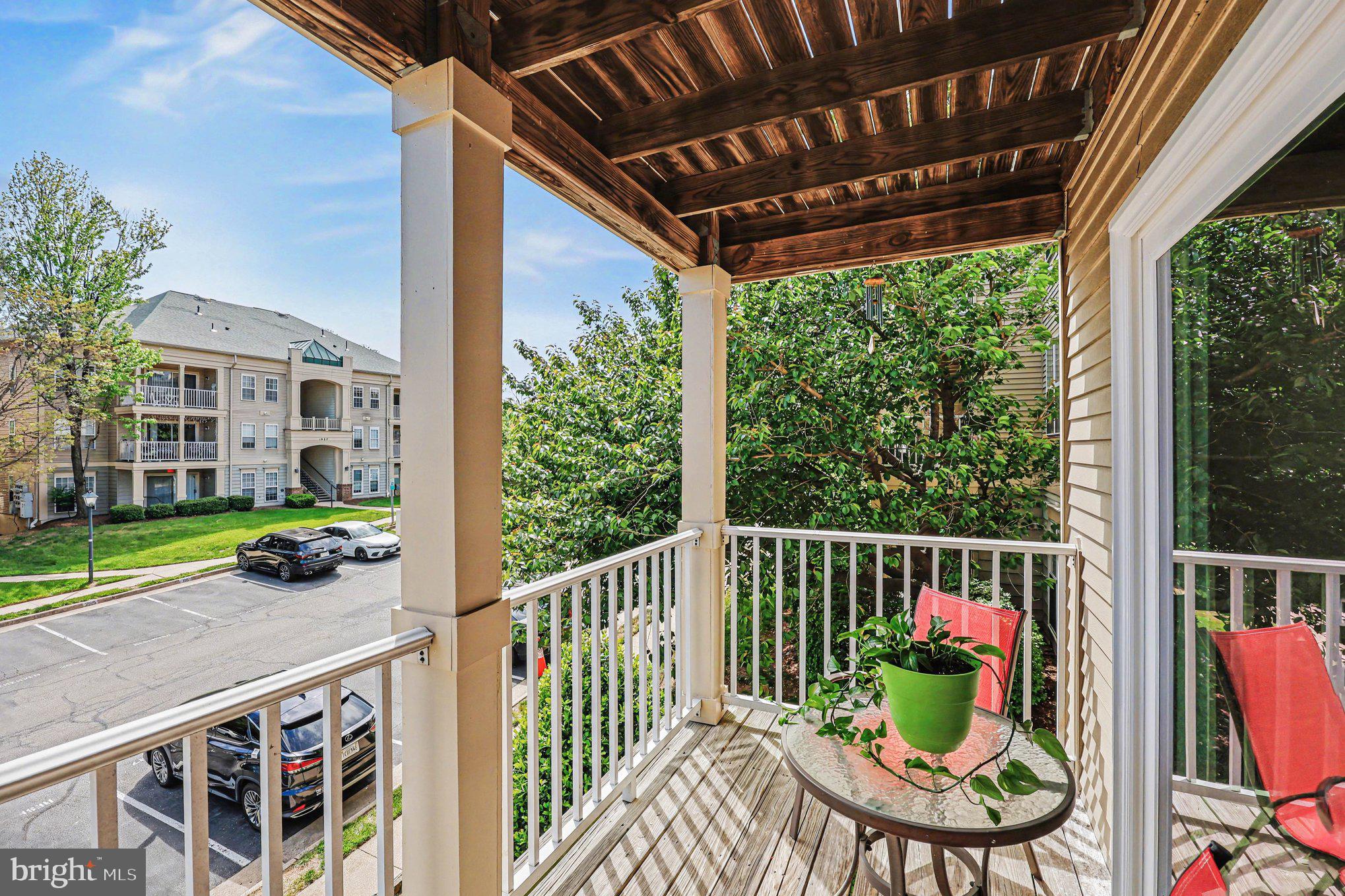 1067 GARDENVIEW LOOP 201