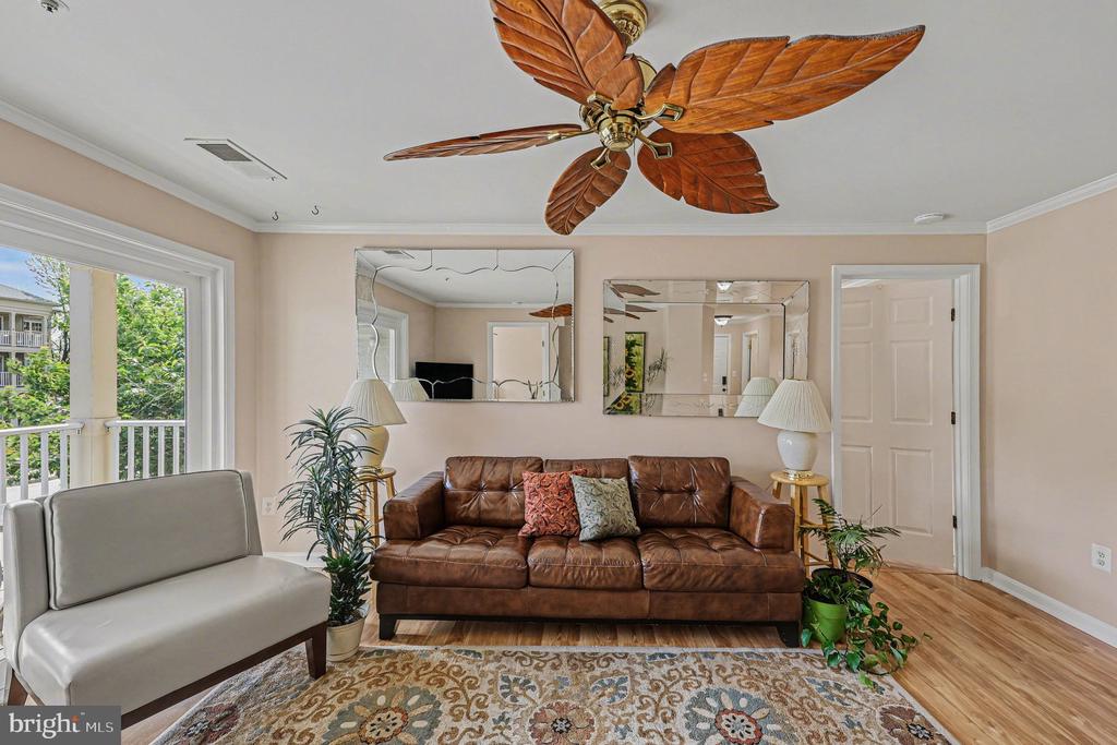 1067 GARDENVIEW LOOP 201