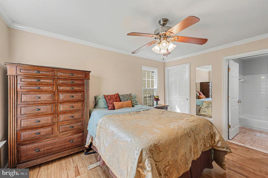 1067 GARDENVIEW LOOP 201