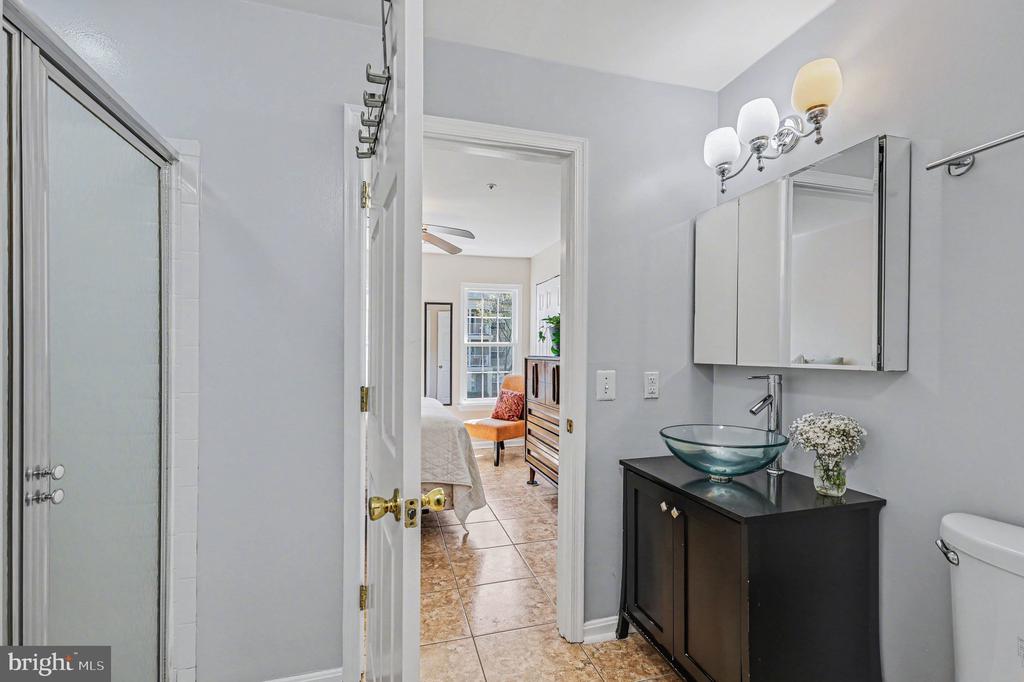 1067 GARDENVIEW LOOP 201