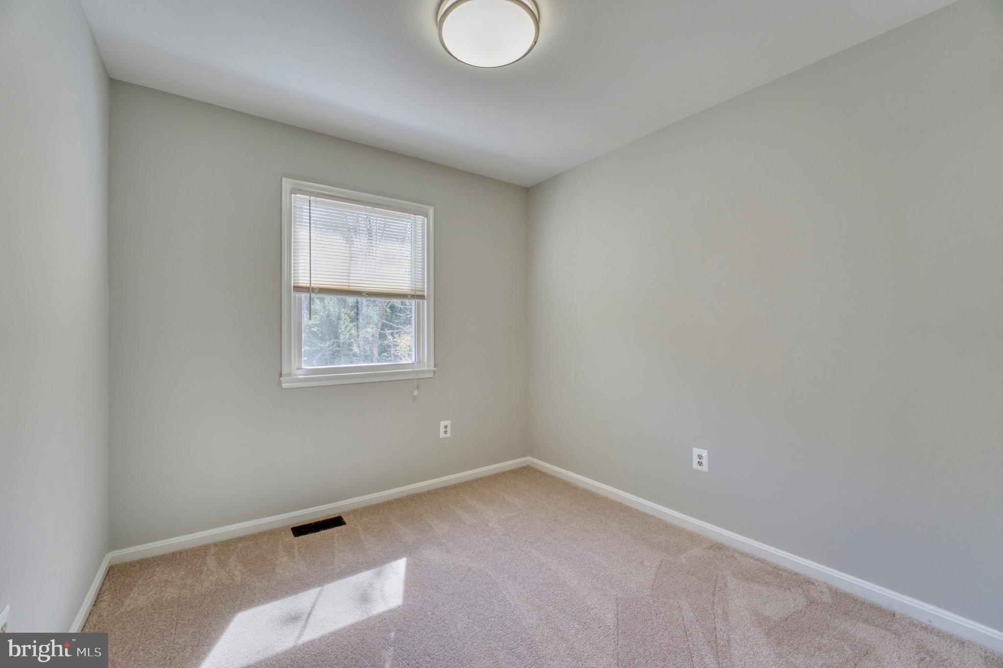 12488 SKIPPER CIRCLE