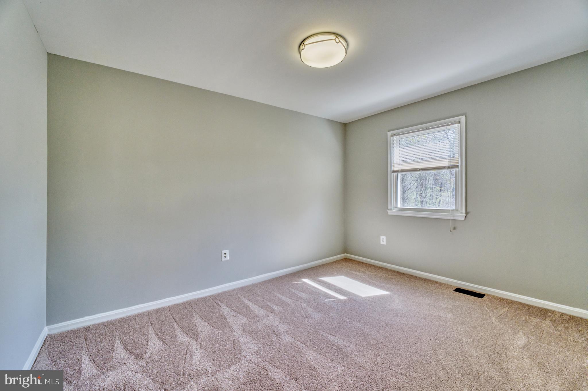 12488 SKIPPER CIRCLE