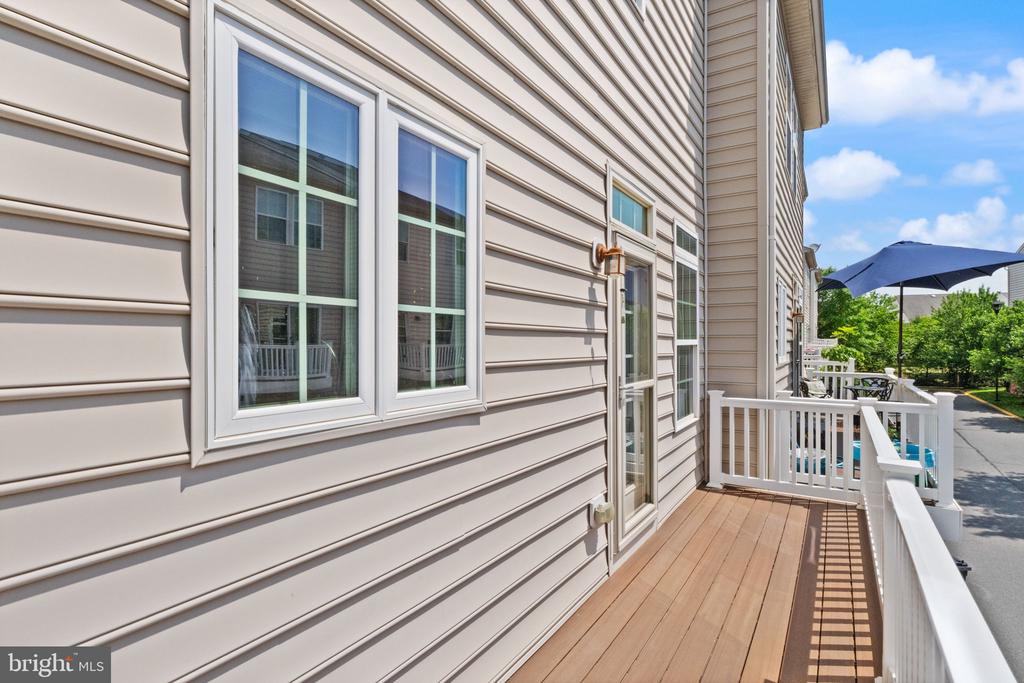 7015 TREK WAY